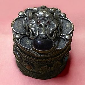 Vintage ornate dragon trinket box, made in Nepal